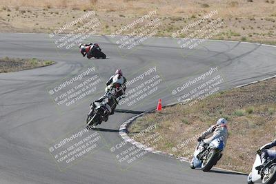 media/Apr-20-2025-AHRMA (Sun) [[393a79c373]]/Race/group 10 early race/Turn 4b/